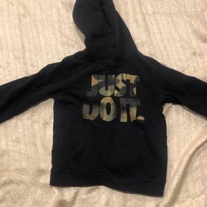 Black Nike hoodie boys medium
